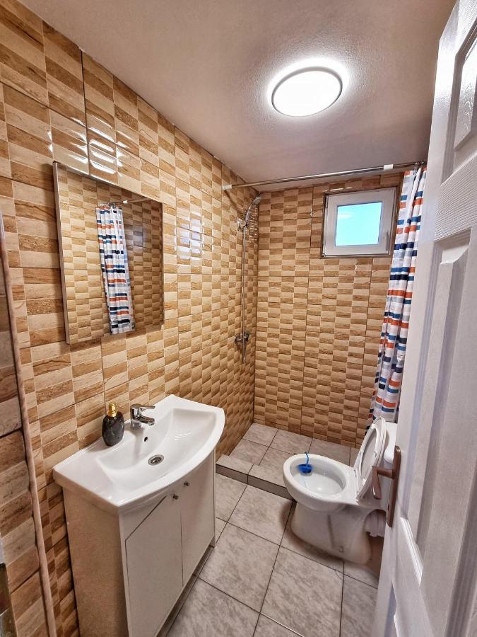 Cabana Varad Coronini Moldova Veche Eksteriør billede