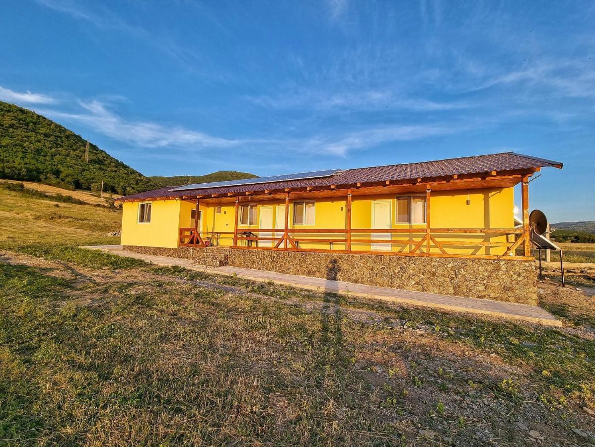 Cabana Varad Coronini Moldova Veche Eksteriør billede