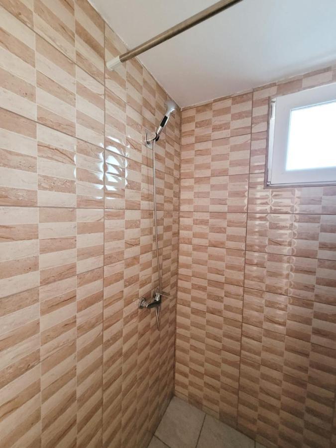 Cabana Varad Coronini Moldova Veche Eksteriør billede