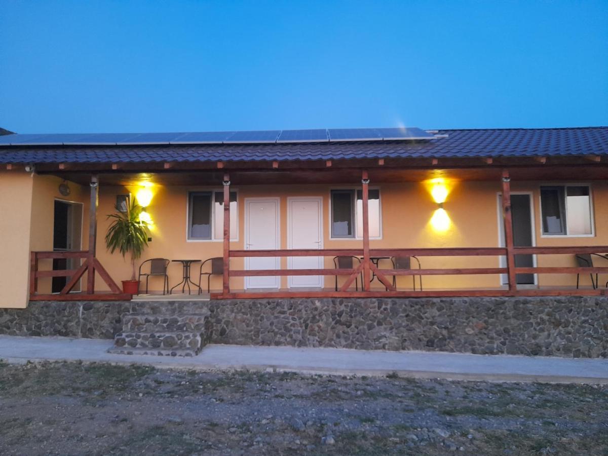 Cabana Varad Coronini Moldova Veche Eksteriør billede